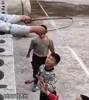 树枝变形记！孩子硬核自制NBA级篮筐😂