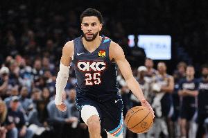 持续输出！阿杰伊&middot;米切尔半场11中6拿下全队最高14分外加3板1助